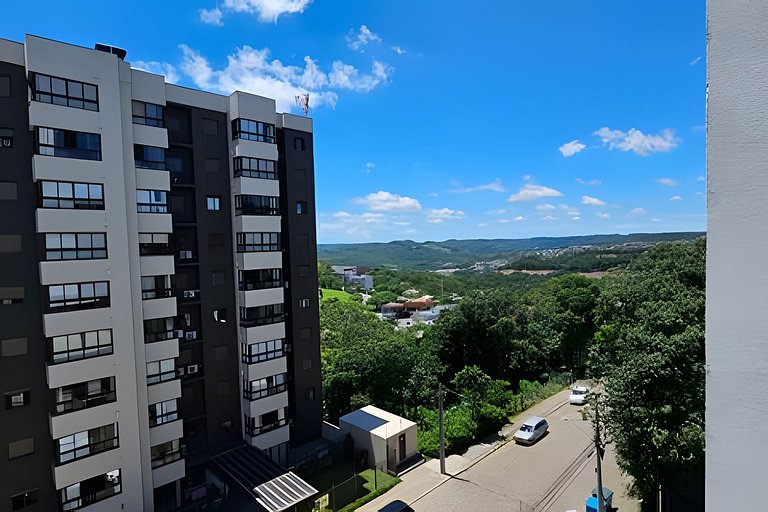 Apê em localização estratégica em Bento com churrasqueira