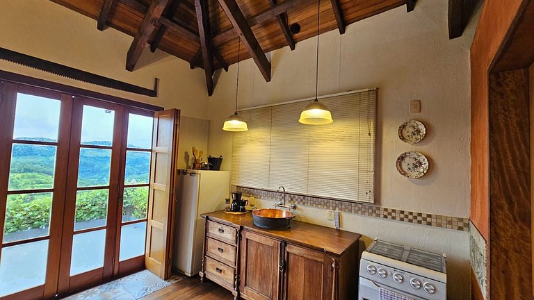 Casa Paterna Vista para o Vale em 6x Sem Juros