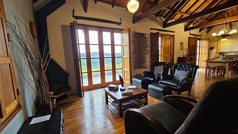 Casa Paterna Vista Única para o Vale dos Vinhedos