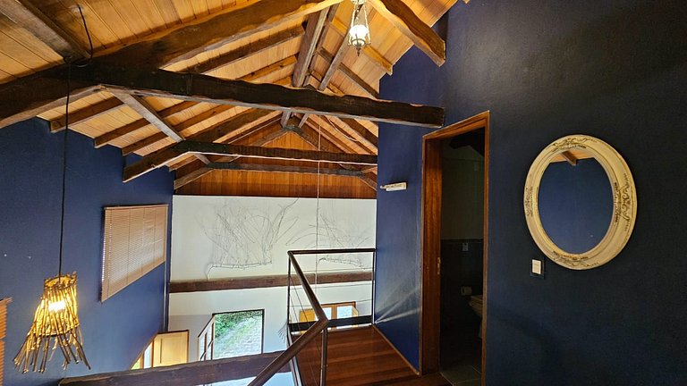 Casa Fronteiras com Vista Panorâmica no Vale