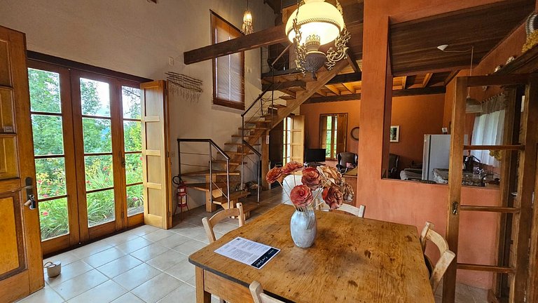 Casa Ervilhas com Vista Incrível no Vale