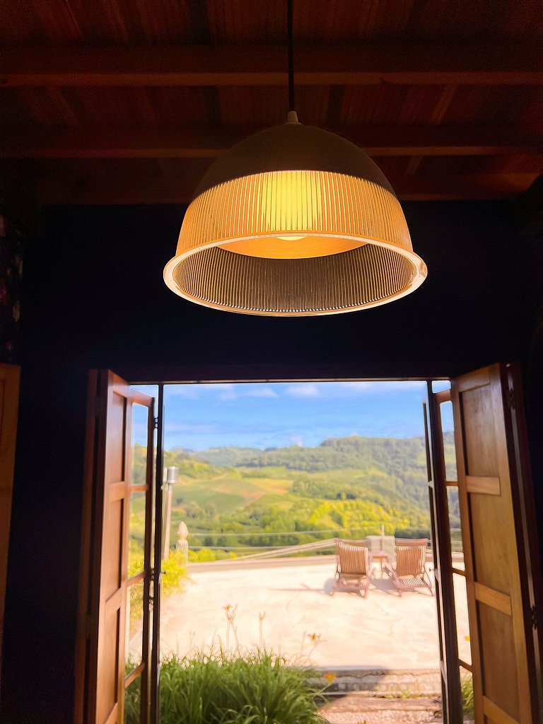 Casa Fronteiras com Vista Panorâmica no Vale