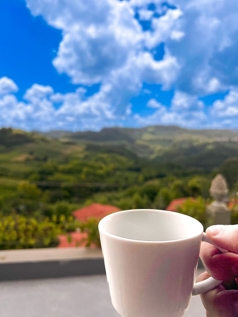Casa Fronteiras com Vista Panorâmica no Vale