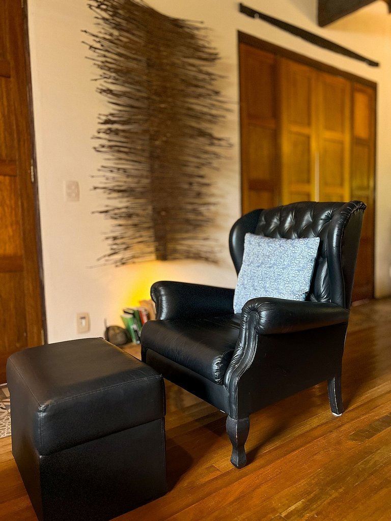 Casa Paterna Vista para o Vale em 6x Sem Juros