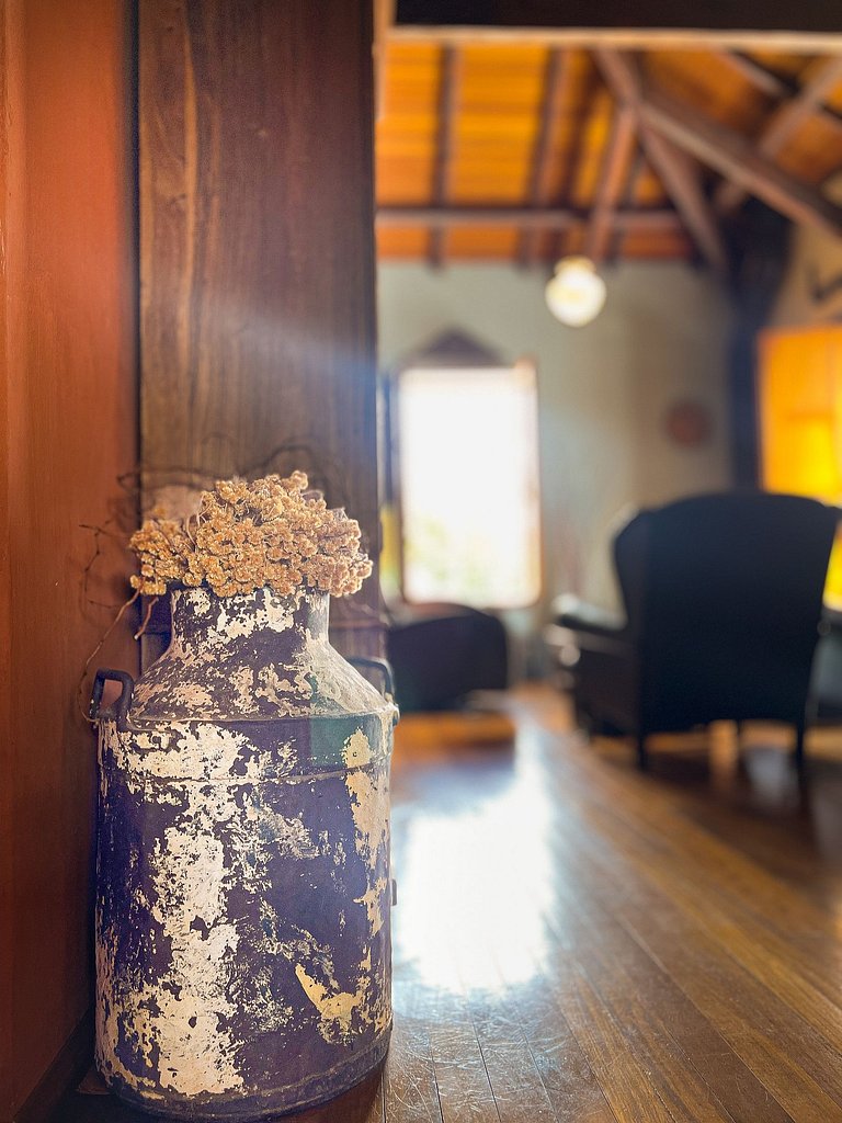 Casa Paterna Vista para o Vale em 6x Sem Juros