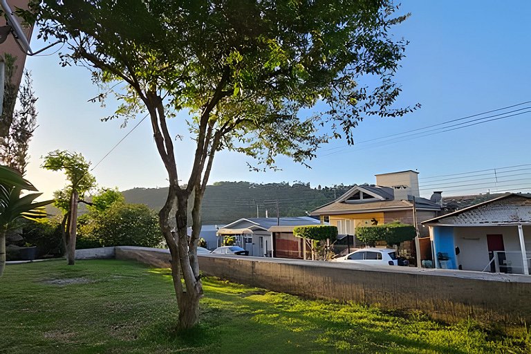 Casa Confortável com Fogão a Lenha e Churrasqueira