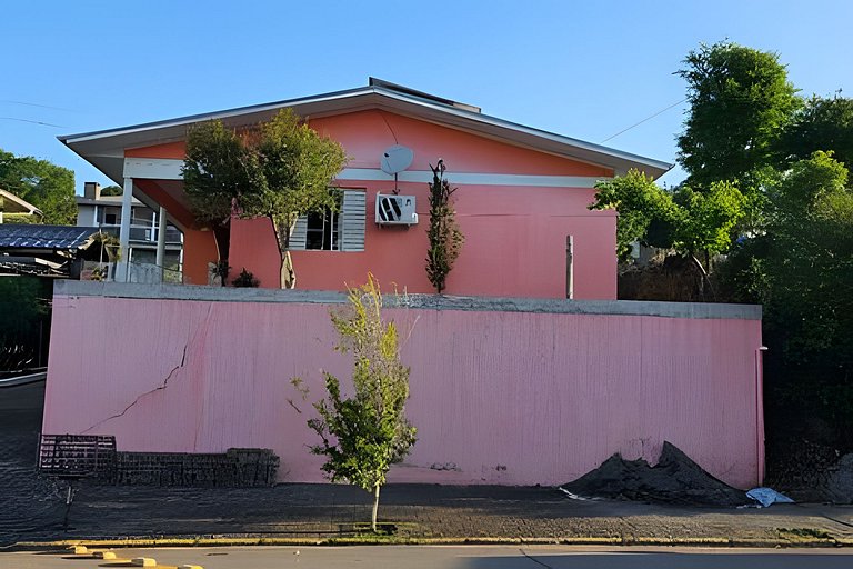 Casa Confortável com Fogão a Lenha e Churrasqueira