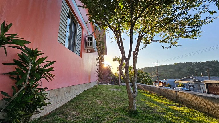 Casa Confortável com Fogão a Lenha e Churrasqueira