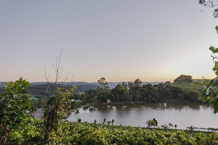 Refúgio com Lago Privativo no Vale dos Vinhedos