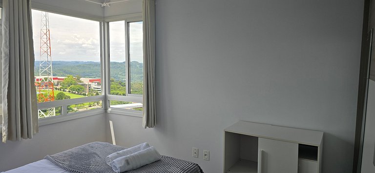Apê em Bento com vista, churrasqueira e ótima localização