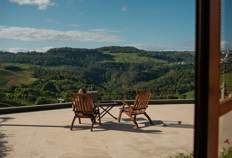 Casa Fronteiras com Vista Panorâmica no Vale