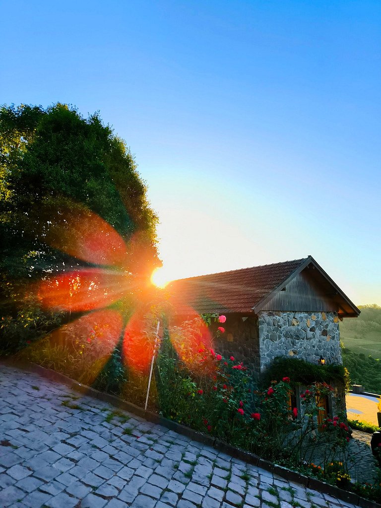 Casa Fronteiras com Vista Panorâmica no Vale