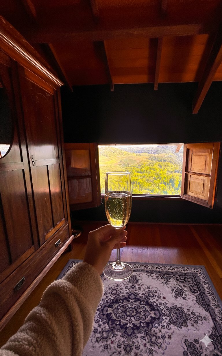 Casa Fronteiras com Vista Panorâmica no Vale