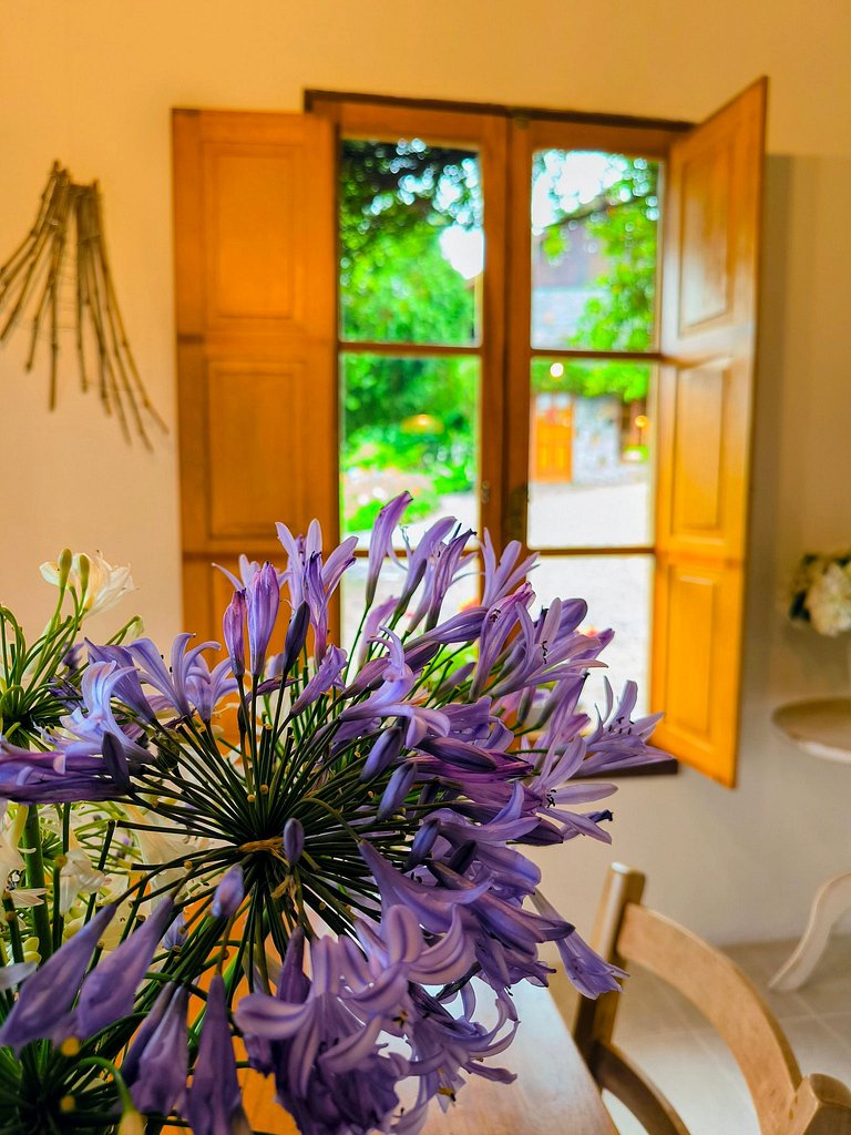 Casa Fronteiras com Vista Panorâmica no Vale