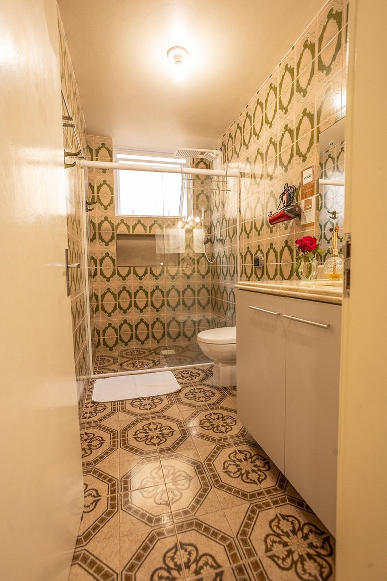 Casa com Lareira e Ar Condicionado Bem Localizada