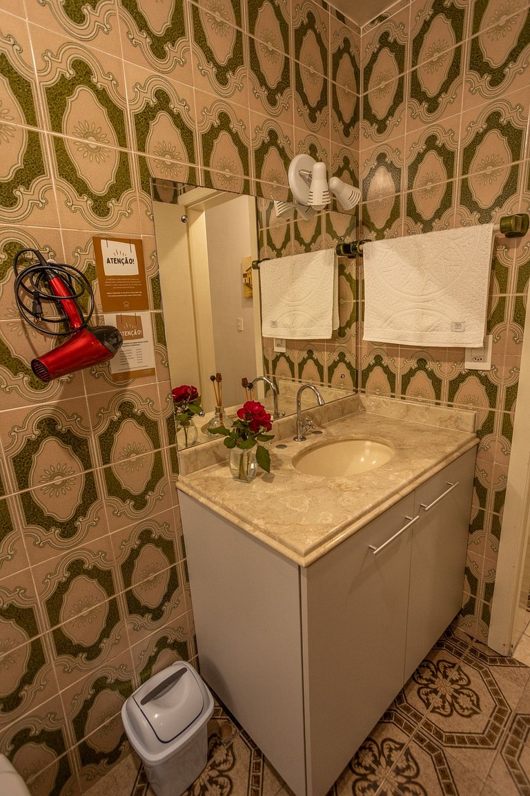 Casa com Lareira e Ar Condicionado Bem Localizada