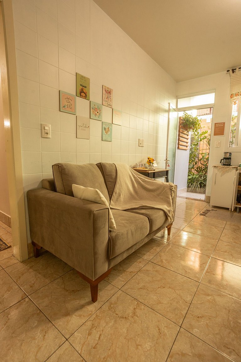 Casa com Lareira e Ar Condicionado Bem Localizada