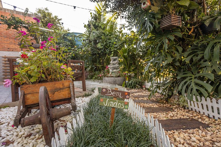 Casa com Lareira e Ar Condicionado Bem Localizada