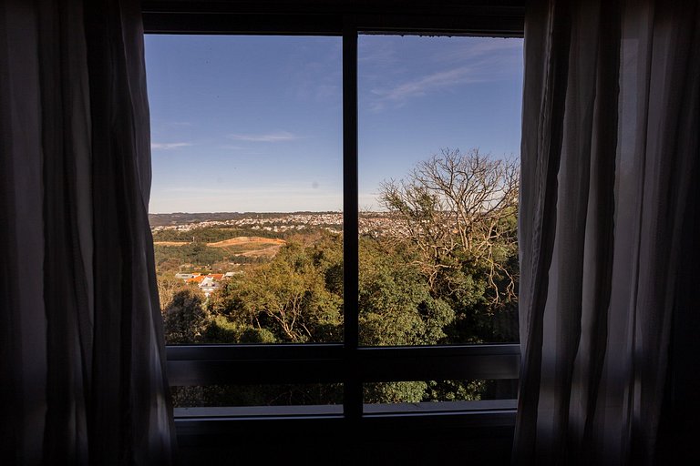 Apê em Bento com vista, churrasqueira e ótima localização